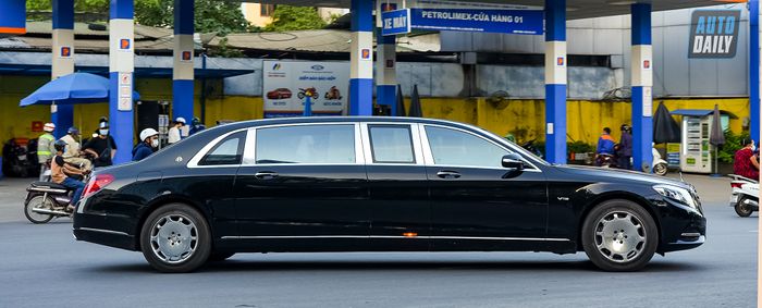 Chuỗi ảnh đường phố của Mytour (P4): Siêu phẩm Maybach S600 Pullman adt-0940-copy.jpg