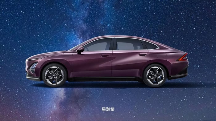 Wuling Xing Guan chính thức ra mắt, dòng sedan hạng D có giá chỉ từ 290 triệu đồng wuling-xing-guan-Mytour-5.jpg