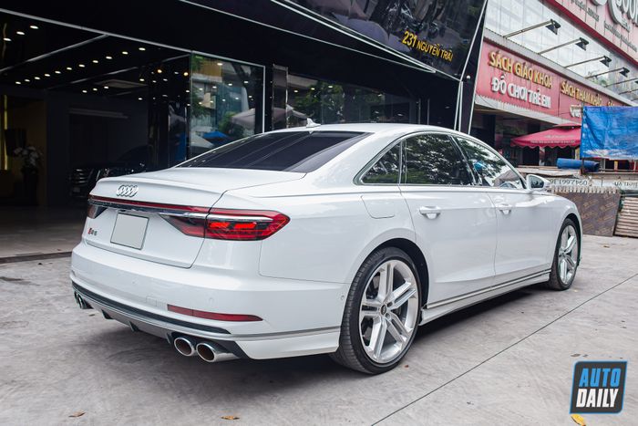 Bất ngờ! Audi S8 2020 giảm giá mạnh, vẫn chưa có người mua