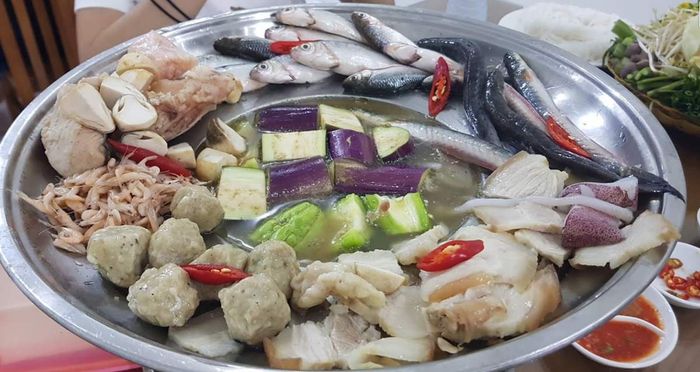 Khám phá vẻ đẹp và vui chơi không giới hạn tại Vườn sinh thái Hoa Súng