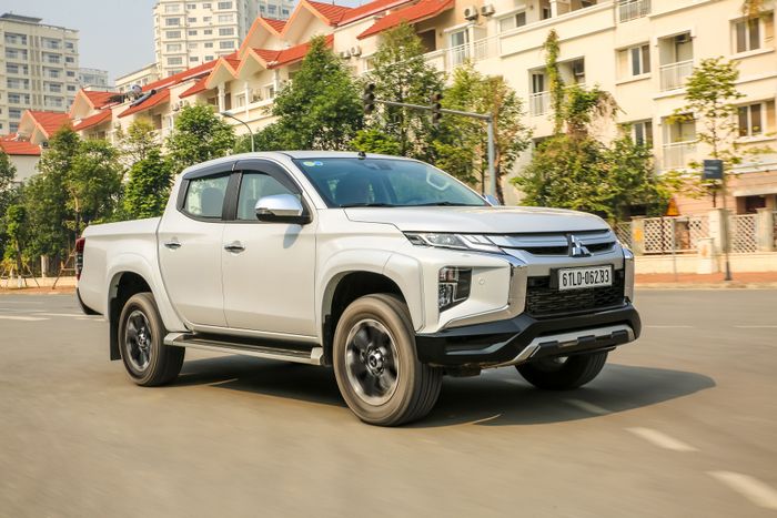 Tháng 6/2021: Đặc biệt khi mua xe Mitsubishi nhận ưu đãi đặc quyền kèm quà tặng máy phát NanoeTM X