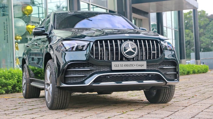 Khám phá chi tiết về Mercedes-AMG GLE 53 4MATIC+ Coupé mới tại đại lý mercedes-amg-gle-53-4matic-coupe-07.jpg