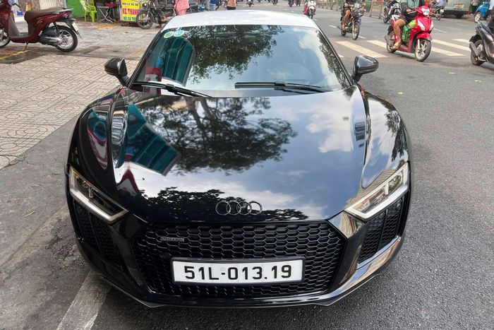 Ông Đặng Lê Nguyên Vũ bất ngờ sở hữu một chiếc Audi R8 cũ, dù đã có một bộ sưu tập R8 độc đáo