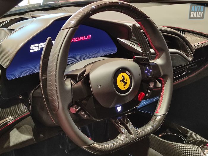 Ferrari SF90 Stradale là mẫu siêu xe đỉnh cao về công nghệ và thiết kế của thương hiệu.