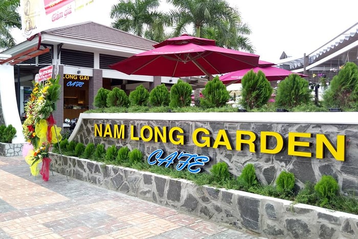 Hãy dành thời gian cuối tuần để ghé qua quán Cafe Nam Long Garden ở Cần Thơ với view hồ thơ mộng