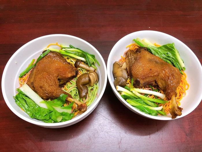 Đến Quán mì Hậu Phát Cần Thơ để thưởng thức mì vịt tiềm ngon tuyệt!