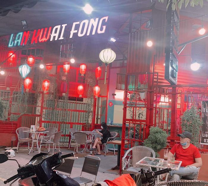 Quán Lan Kwai Fong CT (khu Lan Quế Phường) và không gian rực rỡ của Hồng Kông (phần 2)