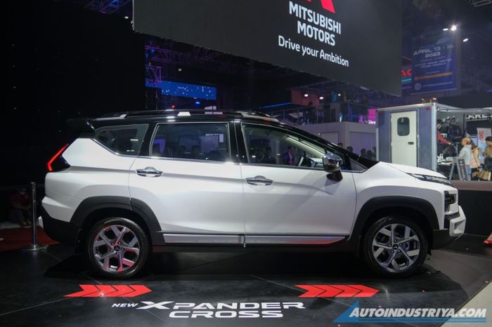 Mitsubishi Xpander Cross phiên bản đặc biệt chính thức ra mắt, có giá từ 585 triệu đồng xpander-cross-2023-2.jpg