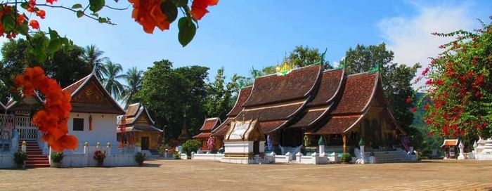 Thế giới tâm linh đa dạng màu sắc tại Wat Xieng Thong vô cùng huyền bí.