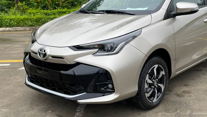 Cận cảnh phiên bản số sàn Toyota Vios 2023 tại đại lý toyota-vios-2023-mt-05.jpg