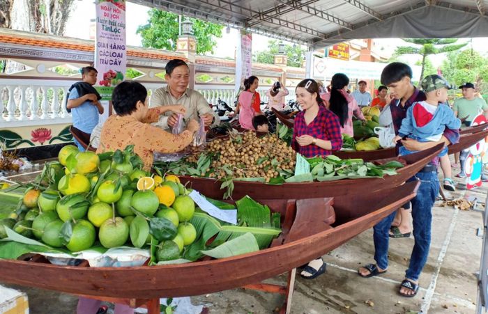 Tưng bừng Lễ hội trái cây Tân Lộc, chỉ có ở miền Tây thôi đấy!