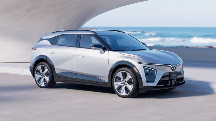 VinFast Canada góp mặt tại Triển lãm Ô tô Quốc tế Canada 2023 vf-7-cias.jpg