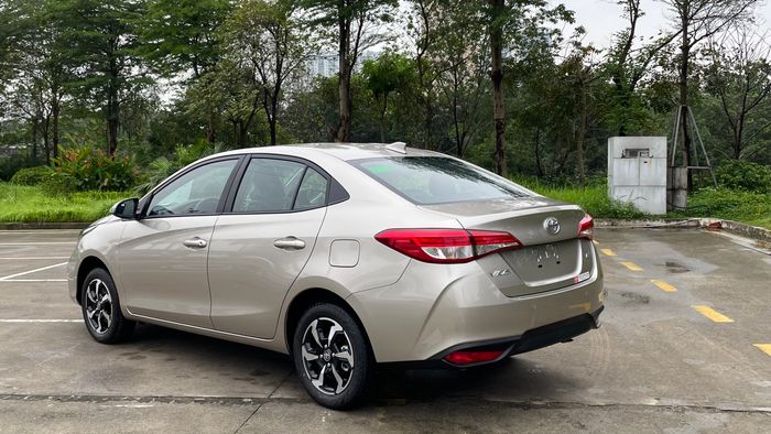 Cận cảnh phiên bản số sàn Toyota Vios 2023 tại đại lý toyota-vios-2023-mt-02.jpg