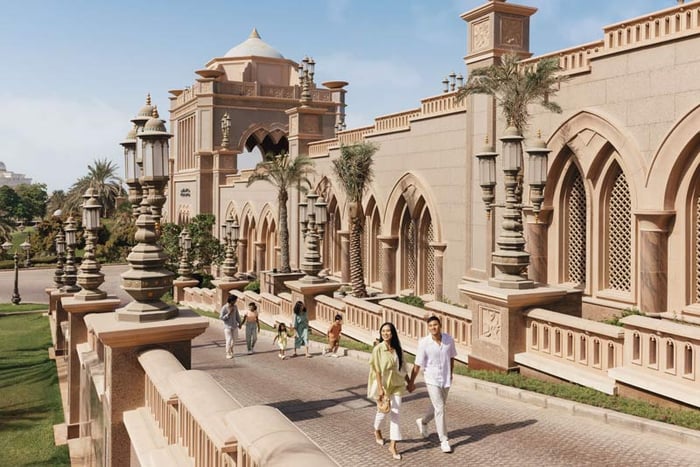 Emirates Palace - biểu tượng của sự xa hoa, 7 sao và dát vàng bậc nhất Abu Dhabi