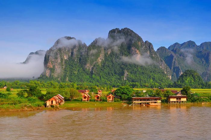 Tận hưởng sự yên bình và thơ mộng tại thị trấn Vangvieng 2