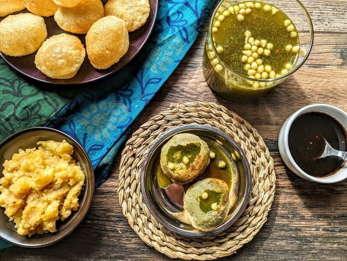 Trải nghiệm ẩm thực đường phố với món Pani Puri ngon trứ danh Ấn Độ