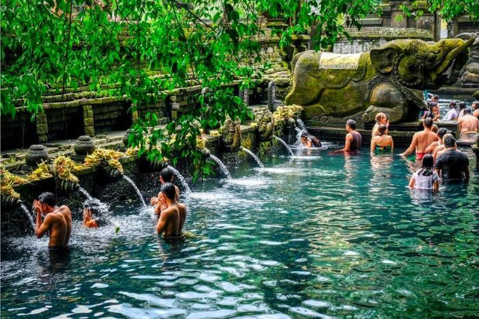 Thăm ngôi đền Tirta Empul với suối nước thánh linh thiêng nhất ở Bali 8