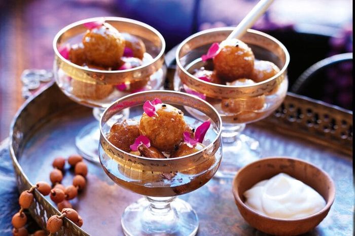 Khám phá ẩm thực Nam Á với món Gulab Jamun thơm ngon, đậm đà chuẩn vị