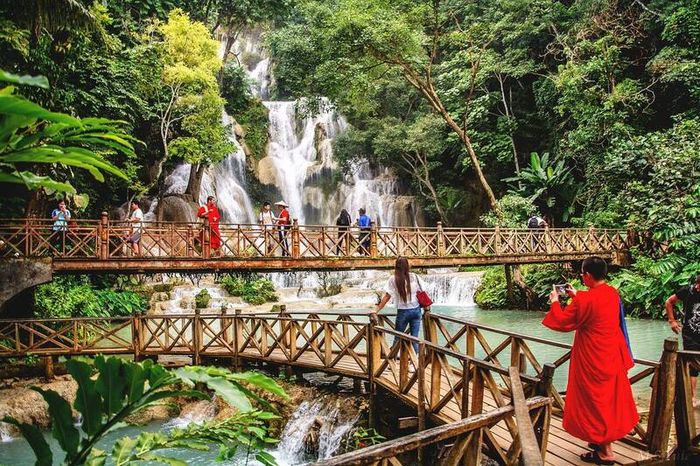 Chiêm ngưỡng vẻ đẹp thác Kuang Si, mỹ nhân xứ Luang Prabang 9