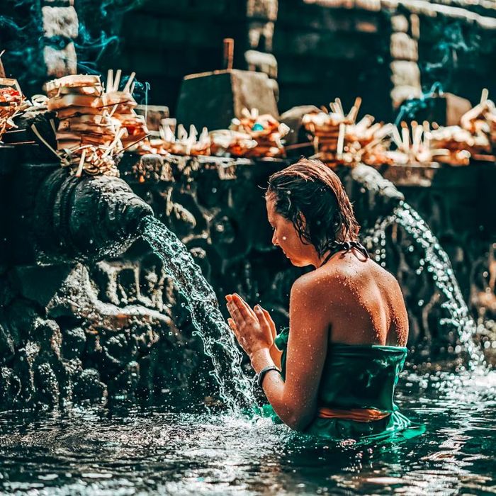 Viếng đền Tirta Empul - Trải nghiệm tâm linh Bali