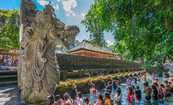 Thăm ngôi đền Tirta Empul với suối nước thánh linh thiêng nhất ở Bali 2