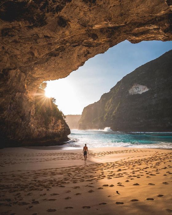 ``Khu du lịch Kelingking Beach mang đến cho bạn nhiều trải nghiệm thú vị.``