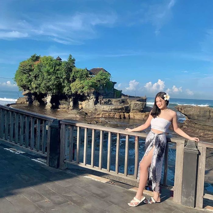 Đền Tanah Lot bên vách đá linh thiêng nhìn ra biển lớn tại Bali 8