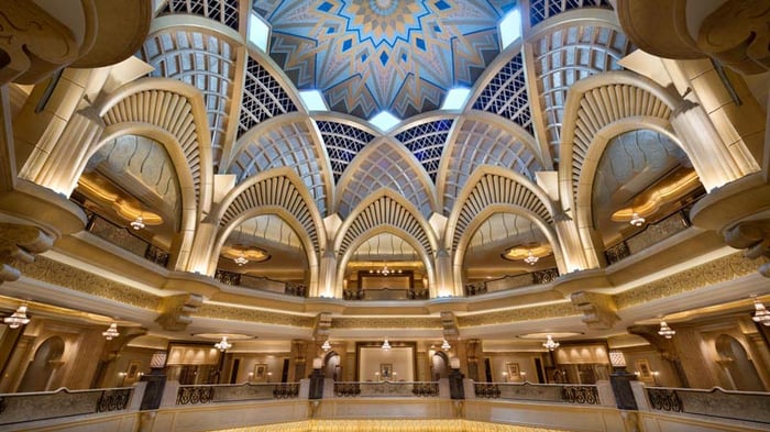 Emirates Palace - khách sạn dát vàng, 7 sao xa hoa nhất Abu Dhabi