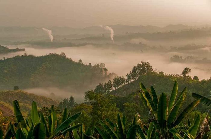 Lịch sử của Bangladesh đánh dấu bằng nhiều di tích văn hóa quý báu.