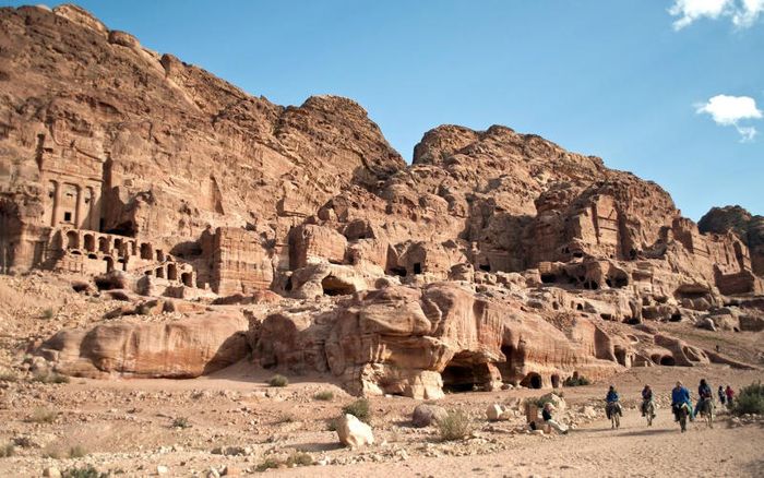 Petra, một địa danh lịch sử của Jordan với kiến trúc cổ kính độc đáo