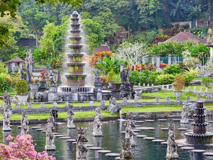 Khám phá cung điện nước Tirta Gangga đầy độc đáo của Bali 10