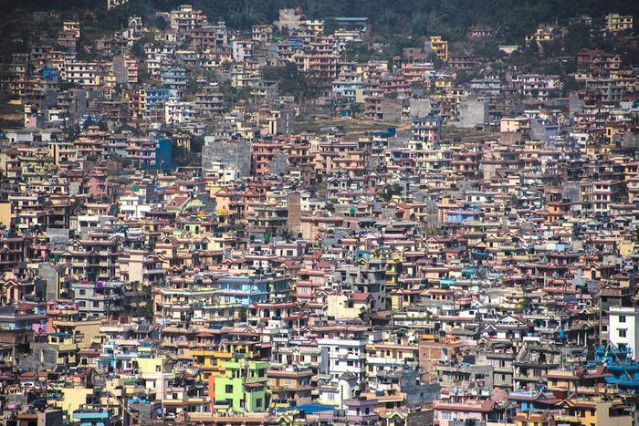 Kathmandu, thủ đô của Nepal, là nơi linh thiêng và yên bình với tiếng kinh cầu ngân vang.