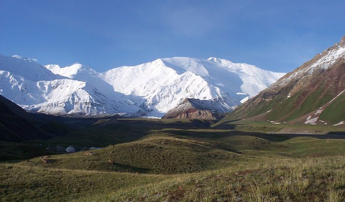 Khám phá Kyrgyzstan và vẻ đẹp hoang sơ của Đỉnh Lenin