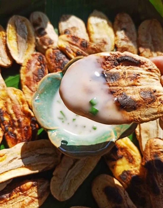 Thưởng thức chuối đập Bến Tre, hương vị dân dã từ xứ sở dừa.