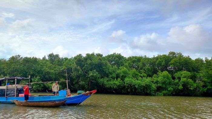 Hành trình khám phá biển Thạnh Phú cùng Soda Tống 6