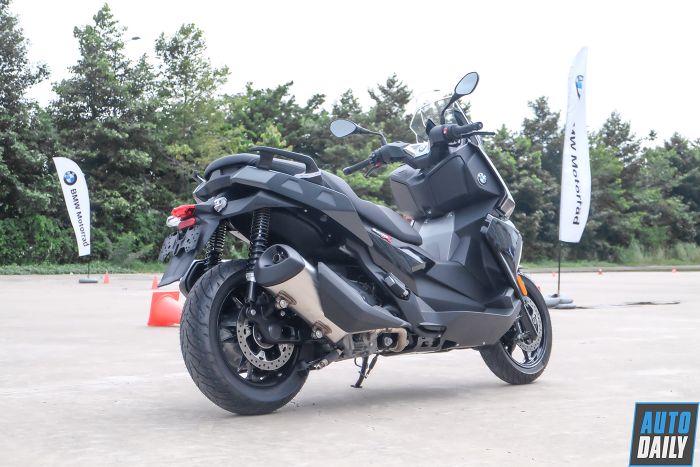 So sánh BMW Motorrad C400X và C400GT: Chênh lệch giá 30 triệu đồng (Hình ảnh: bmw-motorrad-c400x-4.jpg)