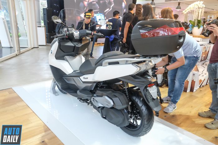 So sánh BMW Motorrad C400X và C400GT: Chênh lệch giá 30 triệu đồng (Hình ảnh: bmw-motorrad-c400gt-16.jpg)