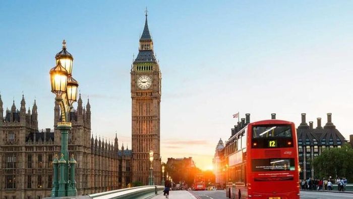 Thưởng ngoạn Đồng hồ Big Ben, một công trình yên bình bên bờ sông Thames 7