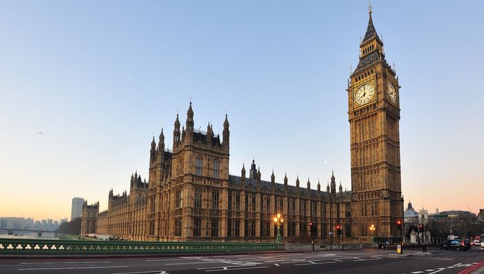 Thưởng ngoạn Đồng hồ Big Ben, một công trình yên bình bên dòng sông Thames 3