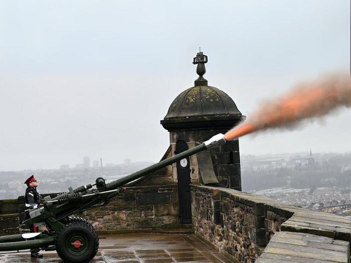 Khám phá lâu đài Edinburgh nguy nga nhất Scotland 9