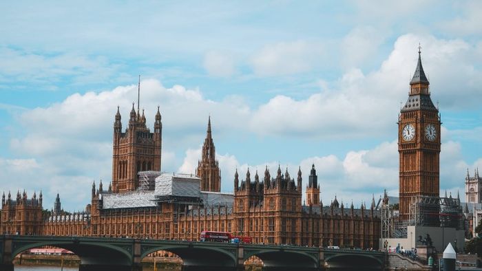 Thưởng ngoạn Đồng hồ Big Ben, một công trình yên bình bên bờ sông Thames 11