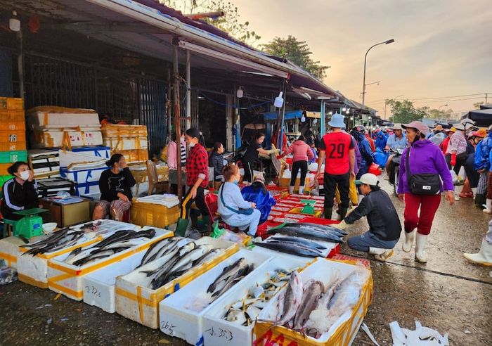 Khám phá chợ quê Vinh Thanh ở Huế