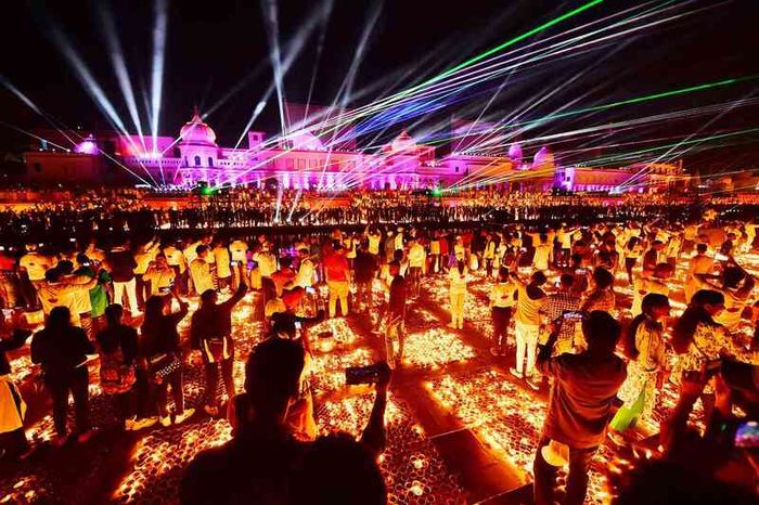 Diwali - biểu tượng của sự chiến thắng ánh sáng tại Ấn Độ