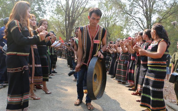 Khám phá Lễ hội cồng chiêng Tây Nguyên thú vị tại Đắk Lắk 7