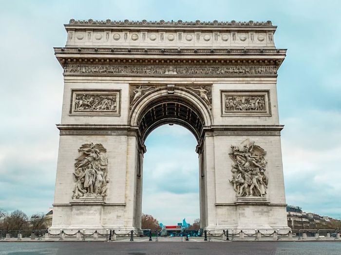 Đi dạo trên con đường nổi tiếng của Paris 7