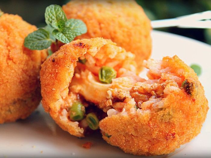 Những món ăn kinh điển của Italia không thể thiếu trong danh sách thưởng thức.