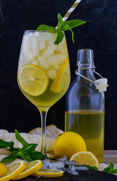 Thưởng thức hương vị thơm ngon của rượu Limoncello từ nước Ý 4