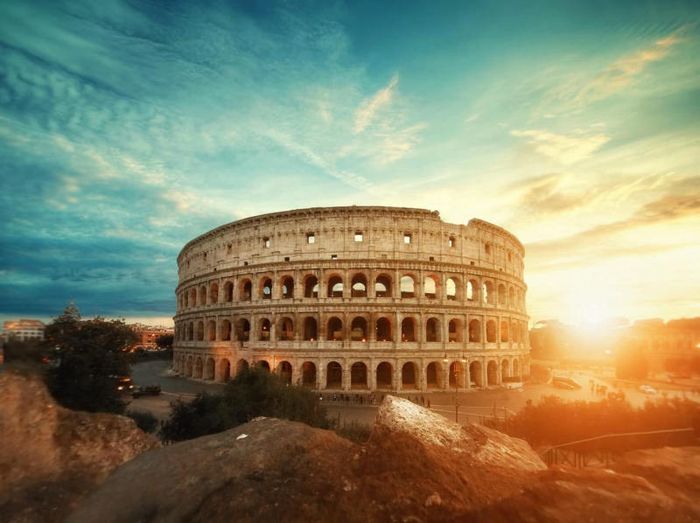 Đấu trường La Mã Colosseum vẫn tồn tại với thời gian, là một kiệt tác kiến trúc đỉnh cao