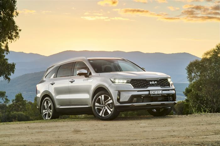 Kia Sorento Hybrid 2022 đã chính thức công bố giá bán từ hơn 47.000 USD