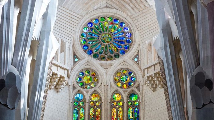 Thánh đường Sagrada Familia, kiệt tác kiến trúc tại Tây Ban Nha 3